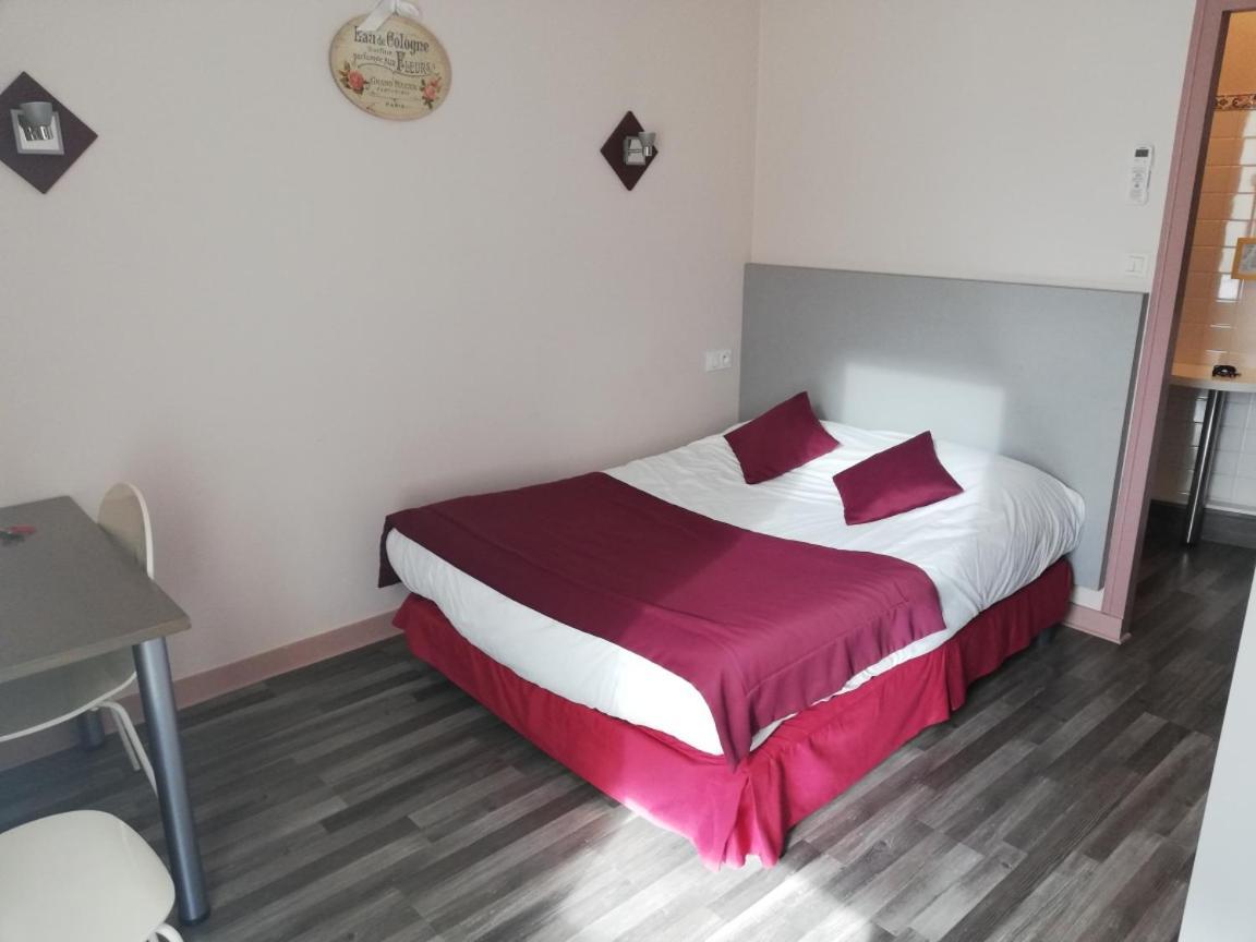 Saint-Fulgent Hotel-Restaurant Les Colonnades מראה חיצוני תמונה