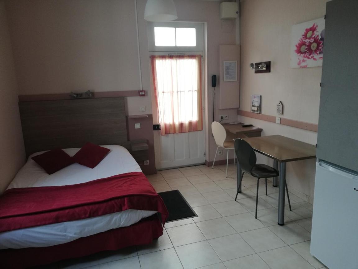 Saint-Fulgent Hotel-Restaurant Les Colonnades מראה חיצוני תמונה