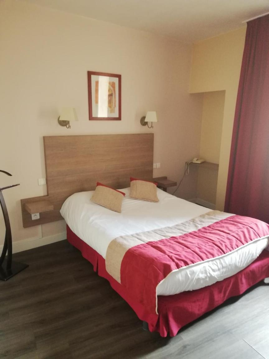 Saint-Fulgent Hotel-Restaurant Les Colonnades מראה חיצוני תמונה