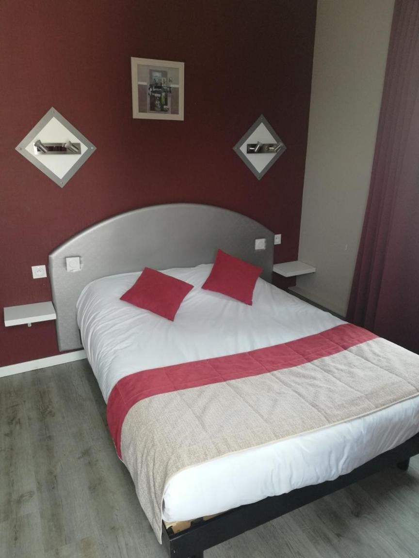 Saint-Fulgent Hotel-Restaurant Les Colonnades מראה חיצוני תמונה