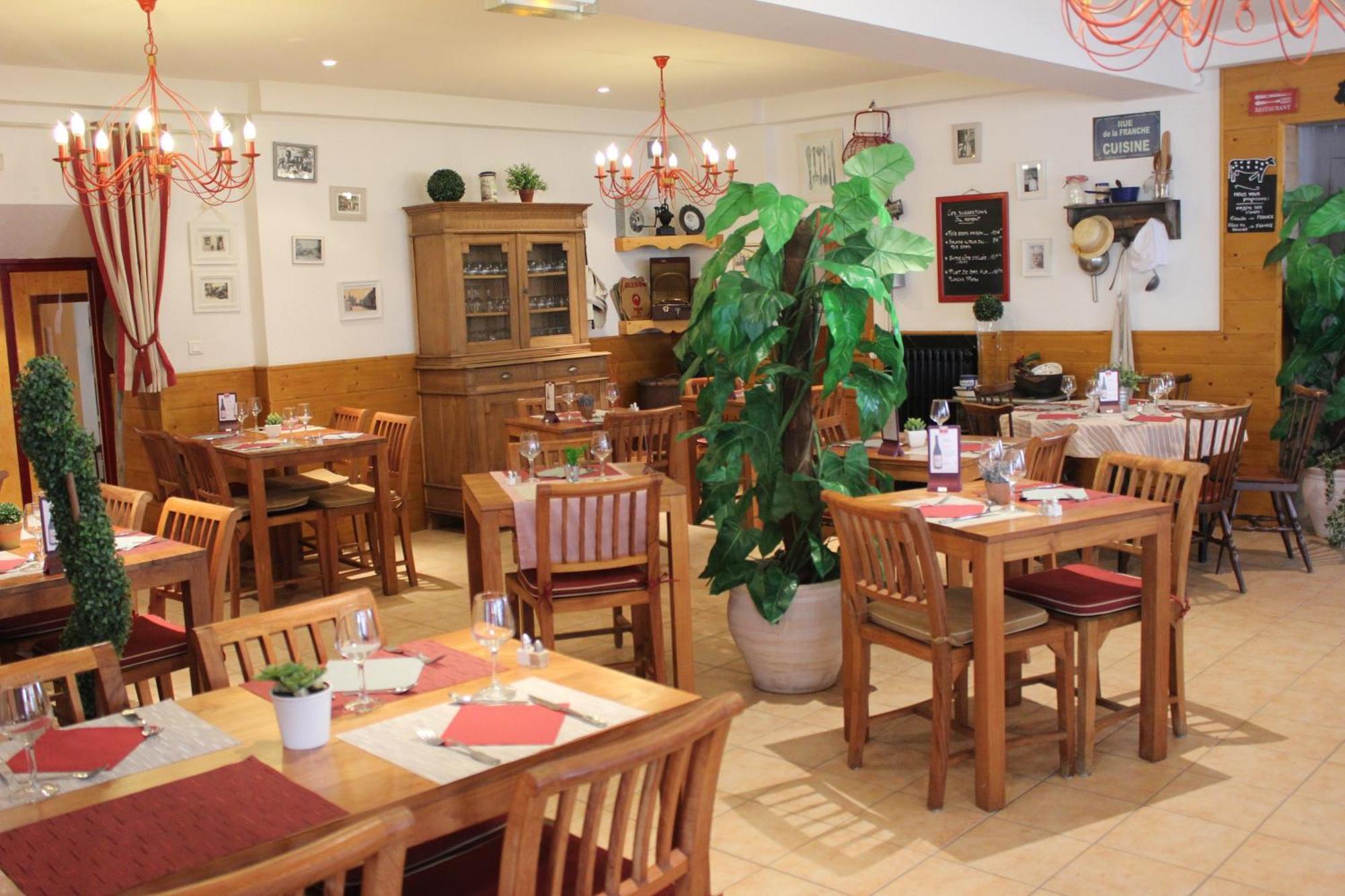 Saint-Fulgent Hotel-Restaurant Les Colonnades מראה חיצוני תמונה