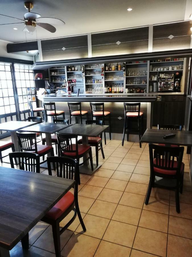 Saint-Fulgent Hotel-Restaurant Les Colonnades מראה חיצוני תמונה