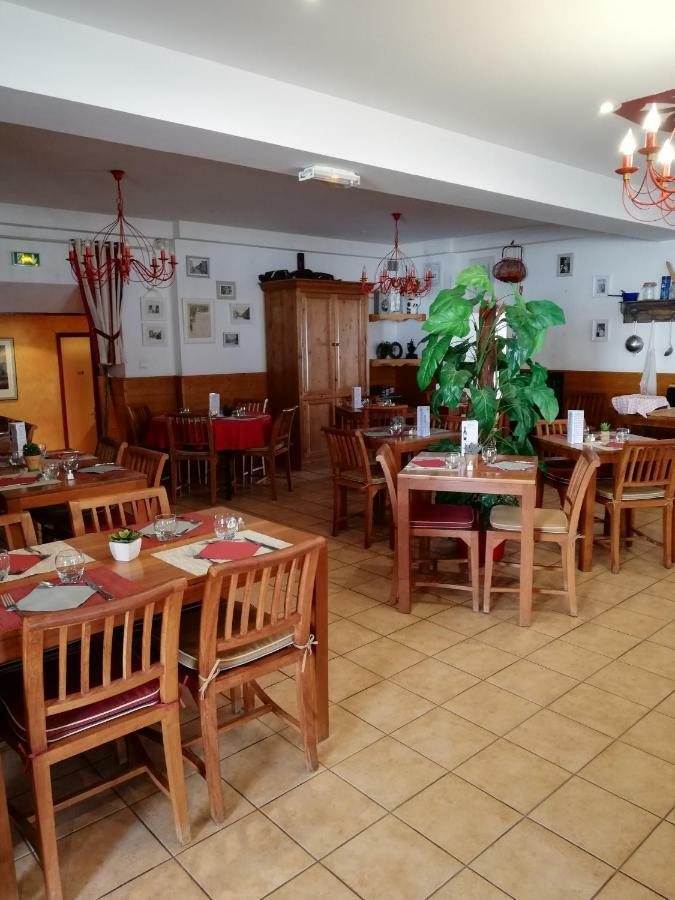 Saint-Fulgent Hotel-Restaurant Les Colonnades מראה חיצוני תמונה