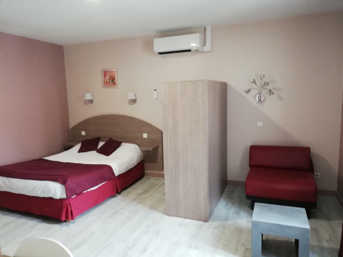 Saint-Fulgent Hotel-Restaurant Les Colonnades מראה חיצוני תמונה